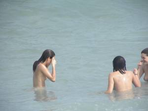 CDM-123-Three-Girls-Fun-at-the-Beach-of-Barcelona-Part-1-%5Bx457%5D-b7gpv5xfao.jpg