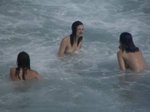 CDM-123-Three-Girls-Fun-at-the-Beach-of-Barcelona-Part-1-%5Bx457%5D-47gpvkrbxn.jpg