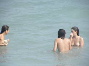 CDM 123 Three Girls Fun at the Beach of Barcelona Part 1 [x457]-h7gpv5mqtg.jpg