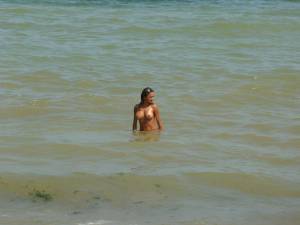 CDM 072 + CDM 073 Romanian Topless Girls on Vacation [x161]-a7gptphlub.jpg