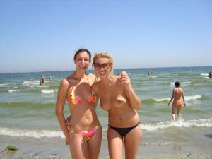 CDM 072 + CDM 073 Romanian Topless Girls on Vacation [x161]-g7gptniken.jpg