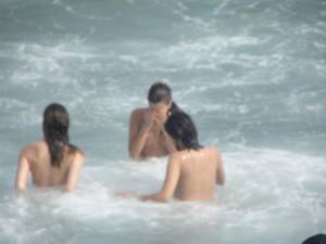 CDM 123 Three Girls Fun at the Beach of Barcelona Part 1 [x457]-k7gpvpasif.jpg