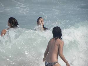 CDM-123-Three-Girls-Fun-at-the-Beach-of-Barcelona-Part-2-%5Bx305%5D-n7gpvvi3ky.jpg