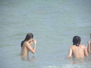 CDM-123-Three-Girls-Fun-at-the-Beach-of-Barcelona-Part-1-%5Bx457%5D-67gpv5uw05.jpg