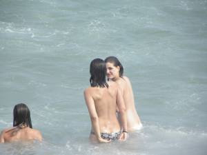 CDM-123-Three-Girls-Fun-at-the-Beach-of-Barcelona-Part-1-%5Bx457%5D-f7gpv8t3gq.jpg