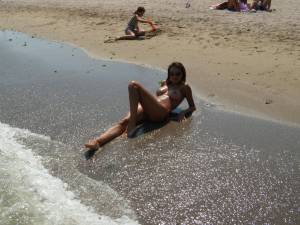 CDM 072 + CDM 073 Romanian Topless Girls on Vacation [x161]-n7gptogjyq.jpg
