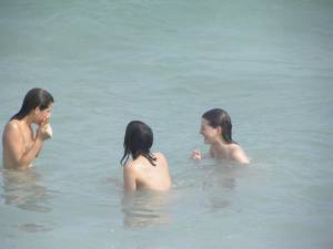 CDM 123 Three Girls Fun at the Beach of Barcelona Part 1 [x457]-07gpv6iccj.jpg