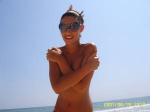CDM-052-Topless-Girl-at-Kranevo-Beach-Bulgaria-x9-u7gpwxjf01.jpg