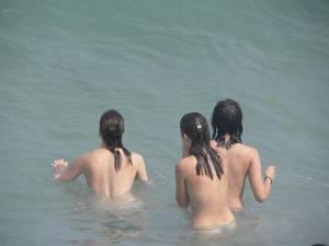 CDM-123-Three-Girls-Fun-at-the-Beach-of-Barcelona-Part-2-%5Bx305%5D-n7gpwc6pwc.jpg