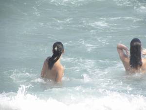 CDM-123-Three-Girls-Fun-at-the-Beach-of-Barcelona-Part-2-%5Bx305%5D-h7gpwaltzy.jpg