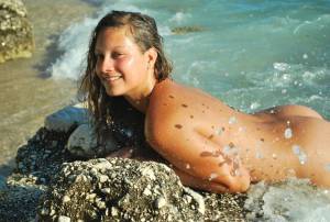 CDM 086 Topless Redhead Girl on Vacation in Croatia Part 1 2 [x317]-d7gqaejndx.jpg