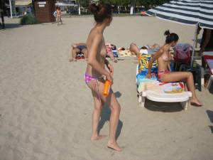 CDM 027 Topless Vacation fun in Bulgaria [X56]-57gpwvv3cy.jpg