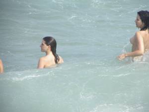 CDM-123-Three-Girls-Fun-at-the-Beach-of-Barcelona-Part-2-%5Bx305%5D-s7gpwbjo1o.jpg