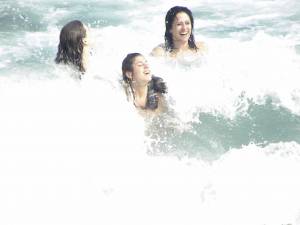 CDM-123-Three-Girls-Fun-at-the-Beach-of-Barcelona-Part-2-%5Bx305%5D-57gpwa0hhn.jpg