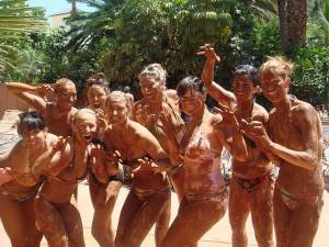 Naked in the Mud pics (899 Random Photos)-w7gs0swlnc.jpg