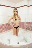 Lili - Bubble Bath -k73u1awxbm.jpg