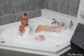Lili - Bubble Bath II -m7h3b2jndn.jpg