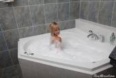 Lili - Bubble Bath II -x7h3b2kkz2.jpg