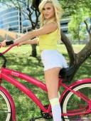 Kiara Cole - My Lil Sis Can Ride My Bike And My Cock -e7ix9cdrod.jpg
